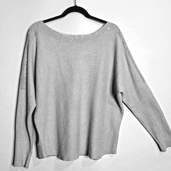 Gray sweater with silver studs - Picture 1 of 7